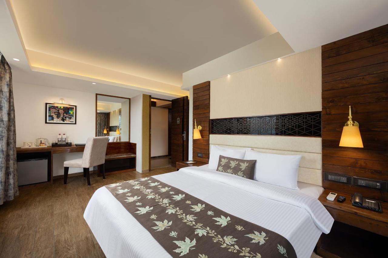 Golden Tulip Srinagar Hotel Exterior foto